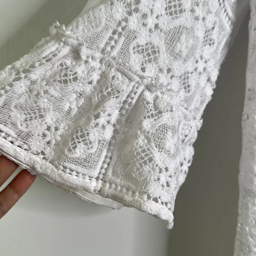 Kate spade Gul pure white lace mini dress raffle hem bell sleeve size 6